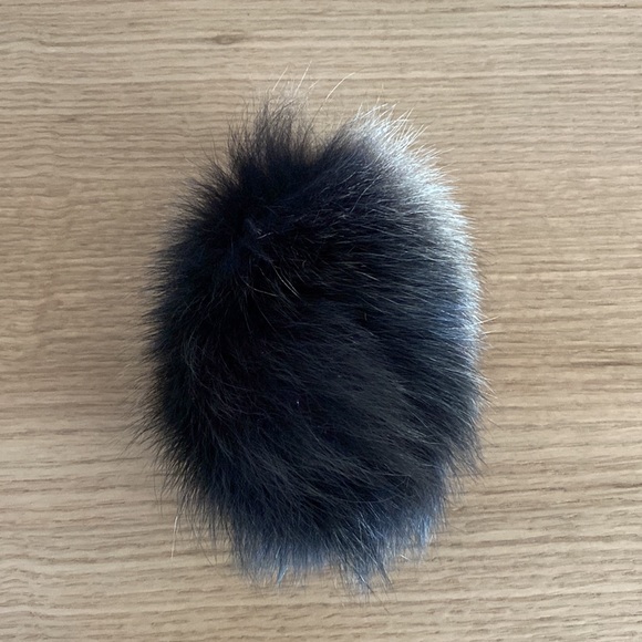 FUR | accessory - Picture 2 of 4
